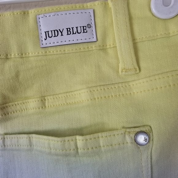 Judy Blue Pastel Ombre Rainbow Raw Hem Shorts Size M - Picture 6 of 13